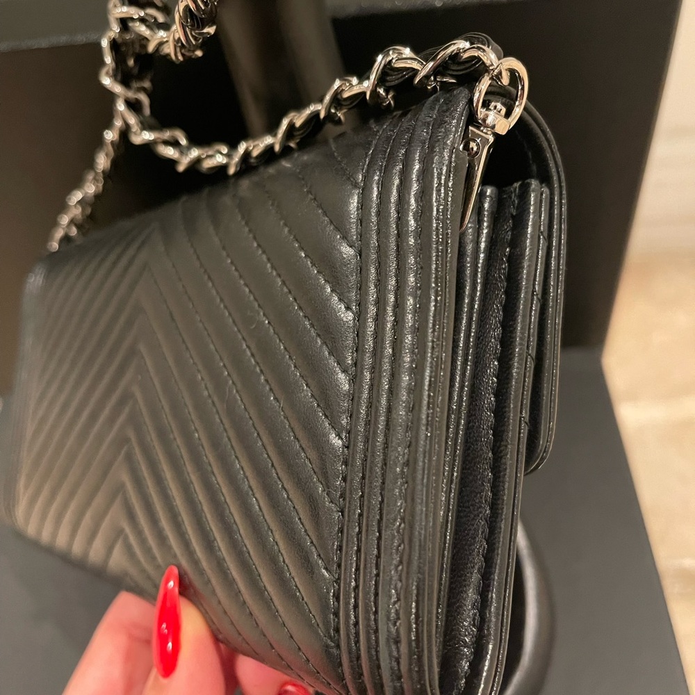 🔥Chanel Chevron Boy WOC 🔥 - Picture 7 of 9
